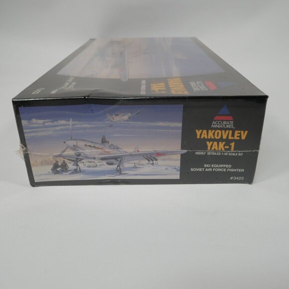Accurate Miniatures Yakovlev Yak-1 1/48 Model Kit Soviet WWII Ski Equipped NIB - Picture 3 of 5
